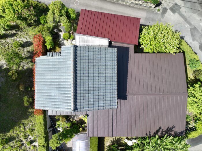 板金カバールーフ工事、外壁塗装、雨樋交換、波型ポリカ交換