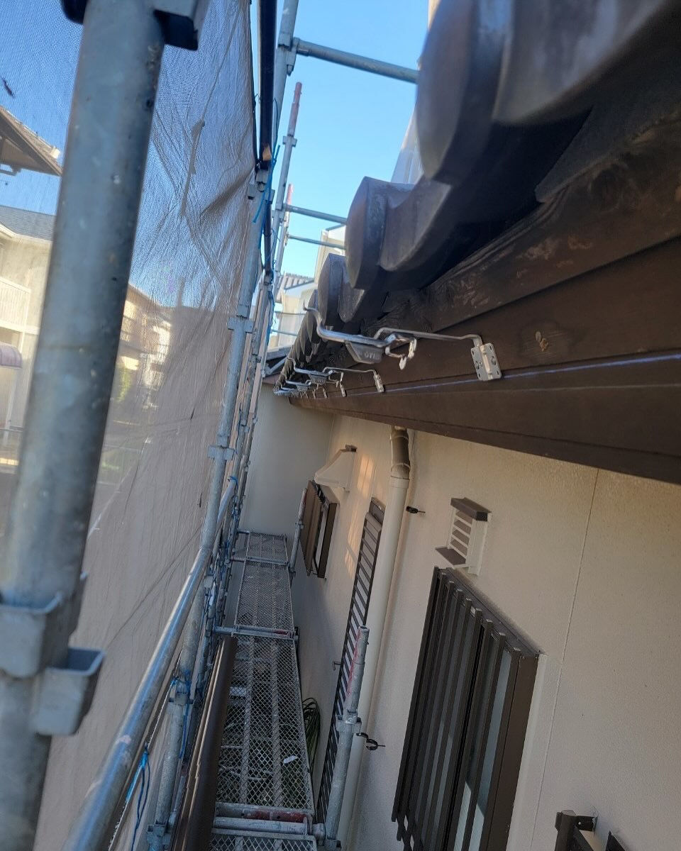 多治見市希望ヶ丘にて、雨樋交換工事👷